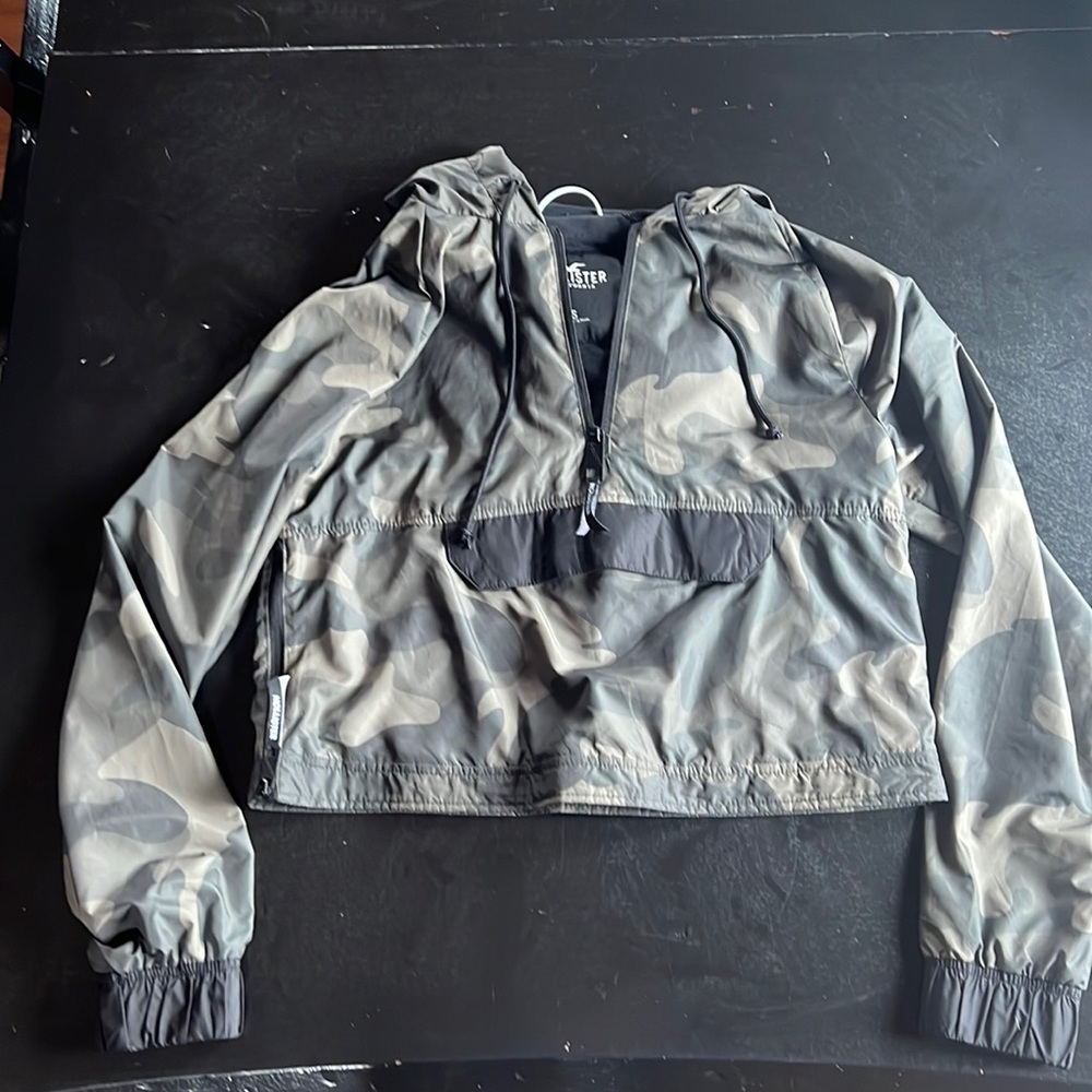 small camo cropped rain jacket material